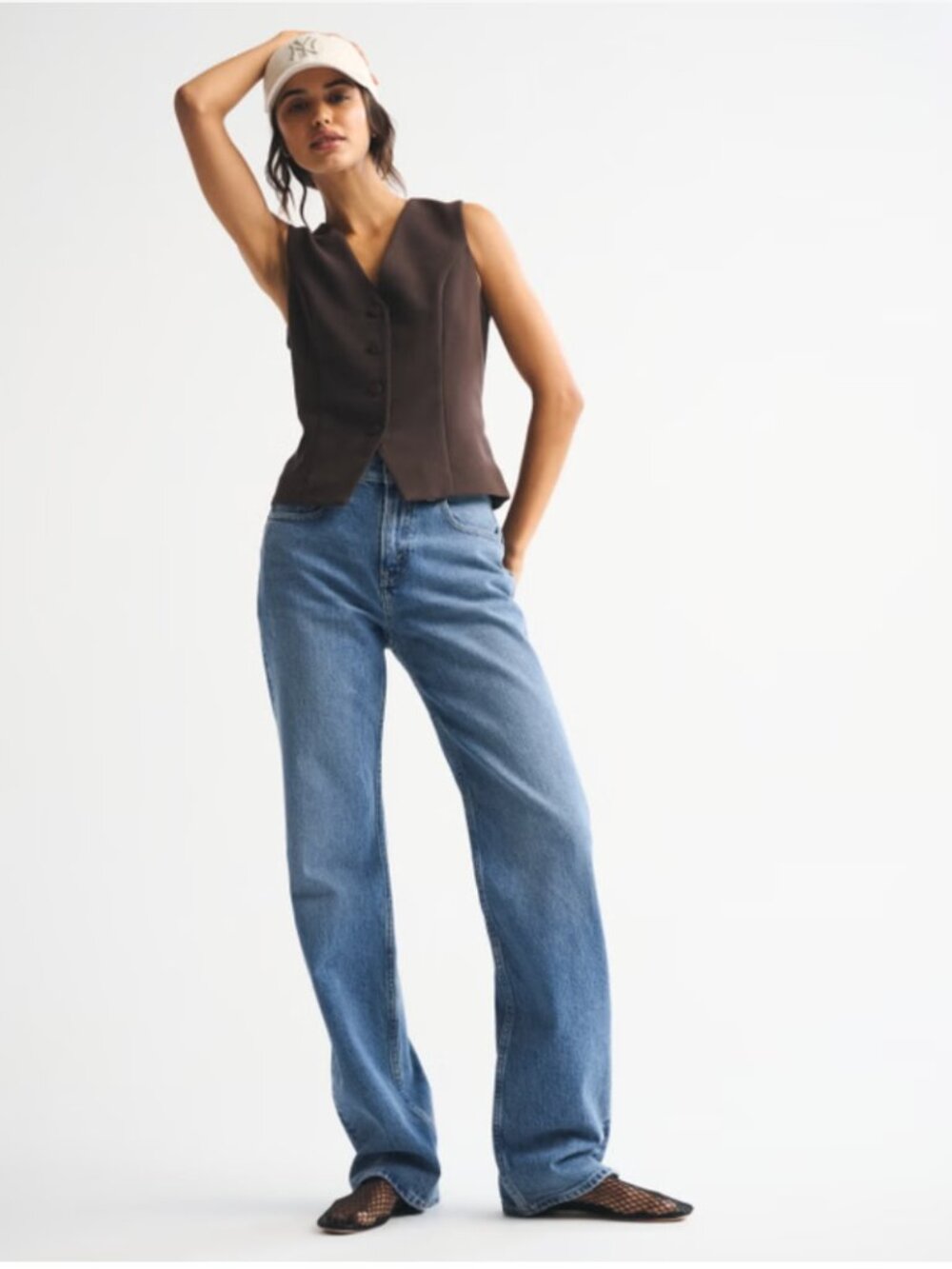 Abercrombie High Rise 90s Relaxed Raw Hem Jean (30 Regular)